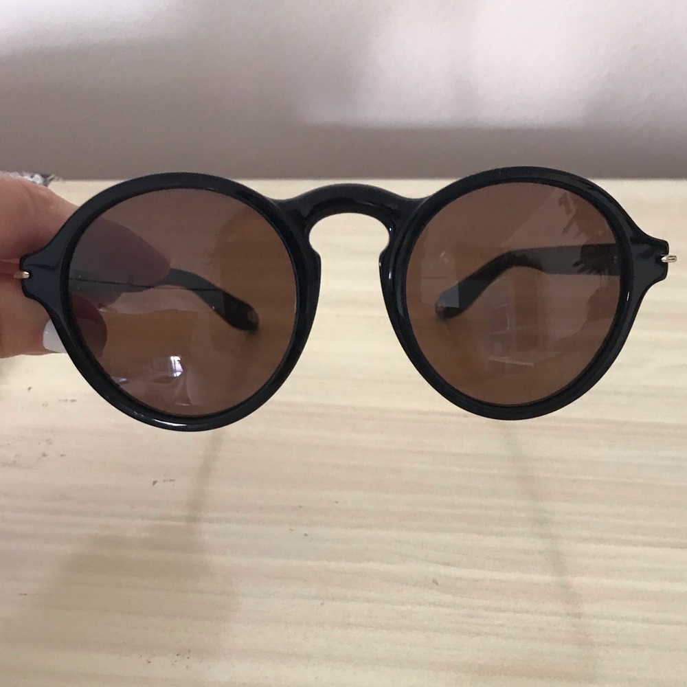 Beautiful new givenchy sunglasses!